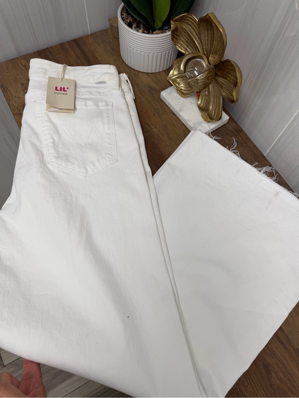 Mother Loves LIL White Wide-Leg Women's Jeans - Picture 3 of 7